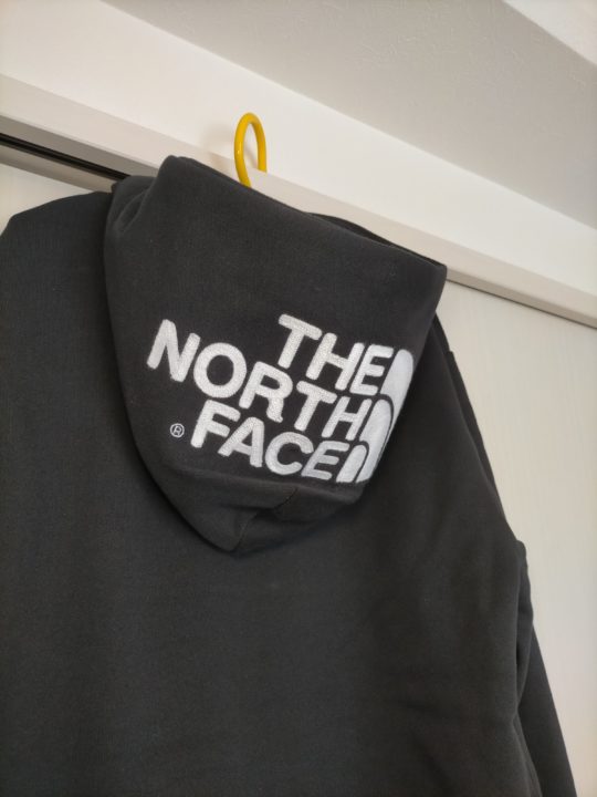 THE NORTH FACE】リアビューフルジップフーディはロゴがおしゃれで 